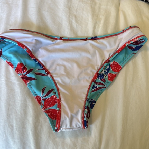 Bikini Bundle -Size L - Picture 9 of 10